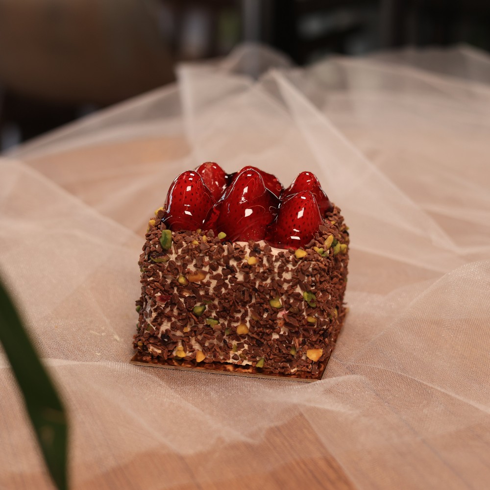 Çilek Çik Orman Meyveli Yaş Pasta Çilek Çik Orman Meyveli Yaş Pasta