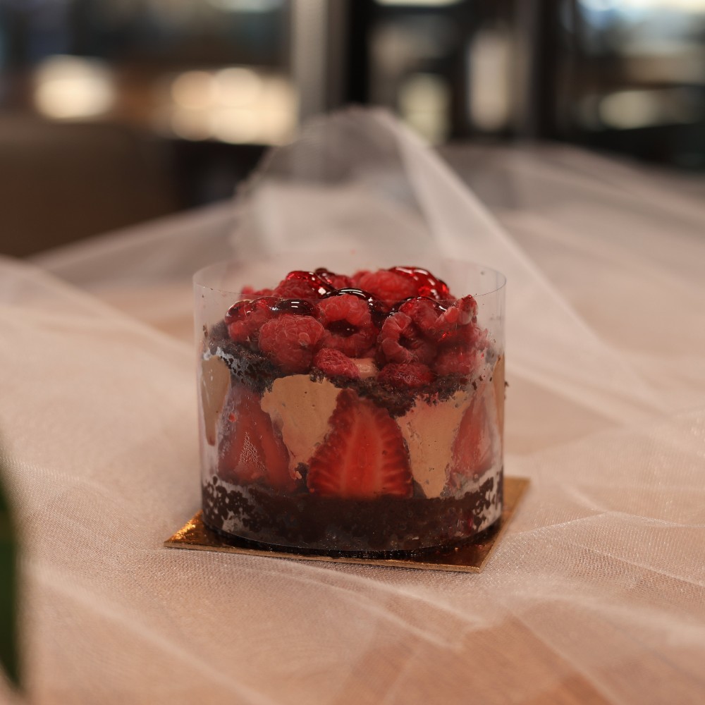 Çilek Çikolata Frambuaz Yaş Pasta Çilek Çikolata Frambuaz Yaş Pasta