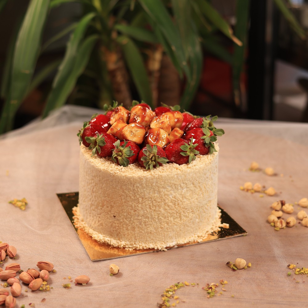 Muz Çilek Vanilya Yaş Pasta Muz Çilek Vanilya Yaş Pasta