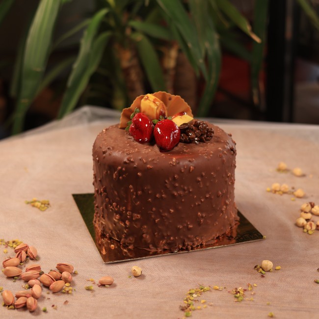 Muz Çilek Çikolata Yaş Pasta Muz Çilek Çikolata Yaş Pasta